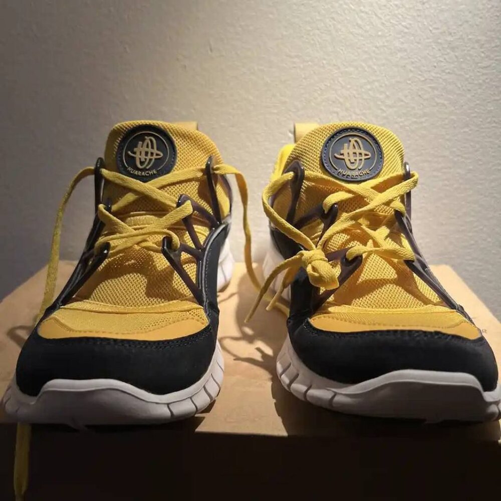 nike free huarache light sz 8